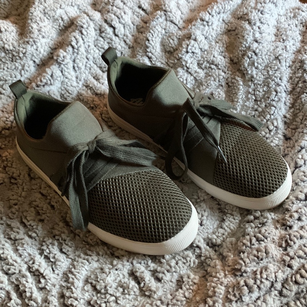 Austin Trading Co. Slip on Sneakers